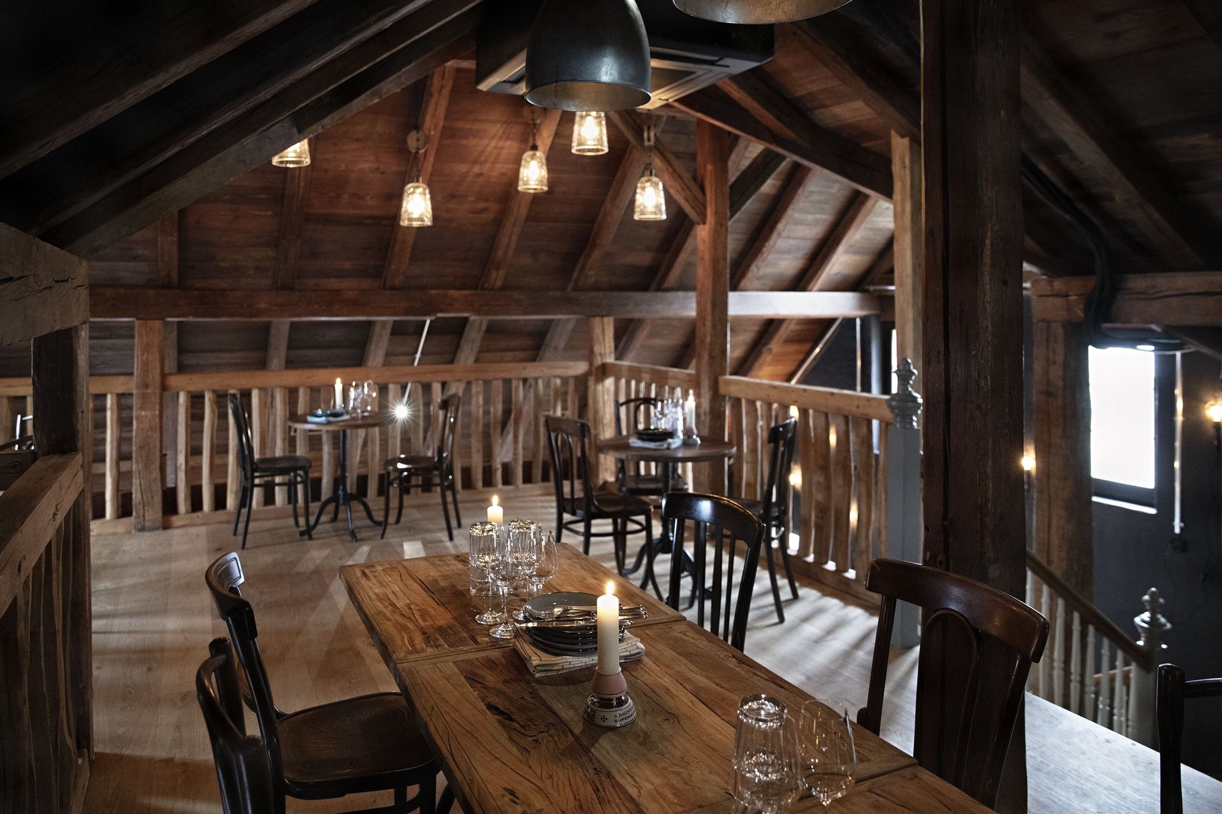 Gastraum des Restaurants Hafenbeiz in Kilchberg